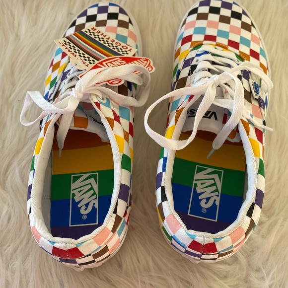 Men’s Vans Shoes - Picture 6 of 12